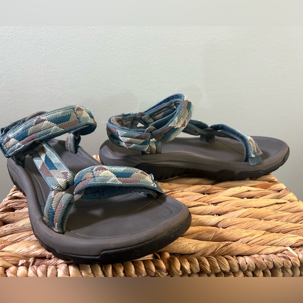 TEVA HURRICANE hiking sandals